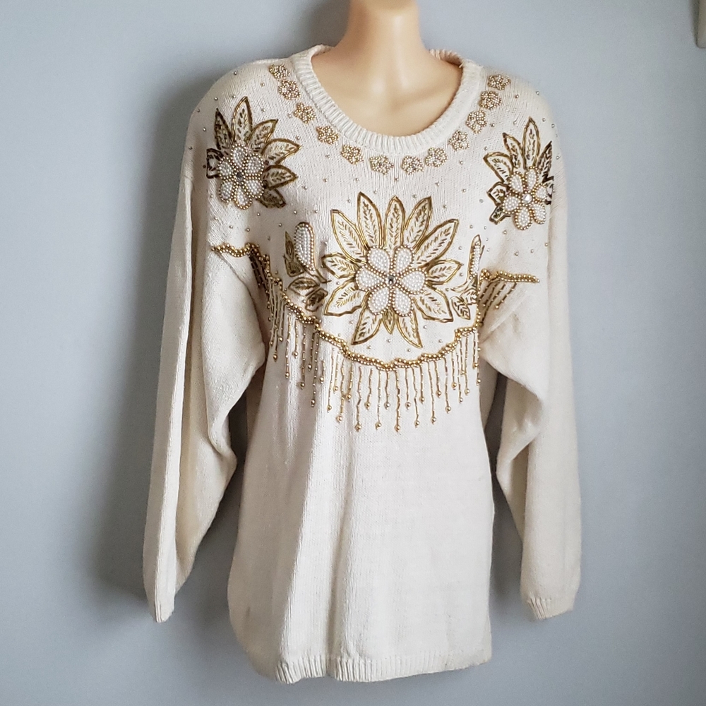 *** Vintage Beaded White Gold Sweater Flower ***